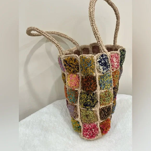 Raffia Crochet Tote Bag - Picture 11 of 17